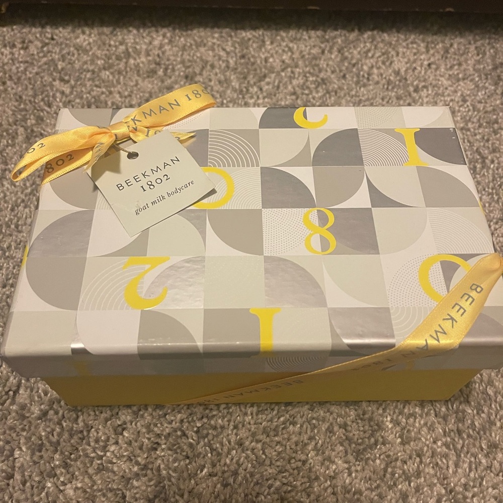 NWT Beekman 1802 goat milk boxed gift set - Picture 3 of 4